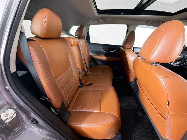 Used 2020 Nissan Rogue SV image 32