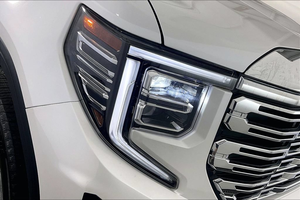 Used 2024 GMC Sierra 1500 Denali w/ Technology Package RWD image 40