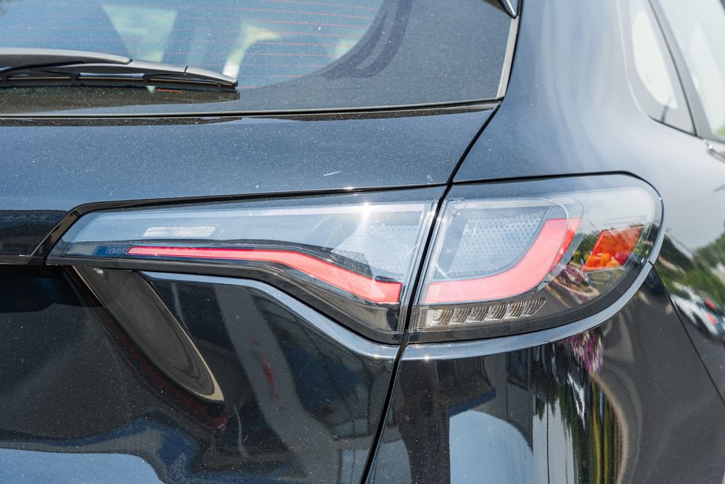 Certified 2025 Honda HR-V LX image 6