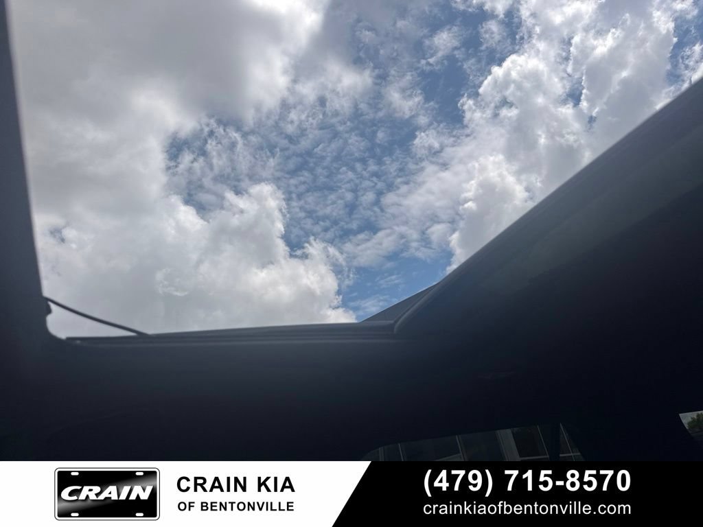 Used 2020 Ford Explorer XLT w/ Equipment Group 202A AWD/4WD image 21