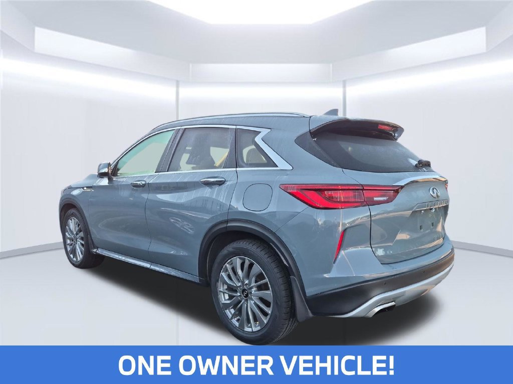 Used 2023 INFINITI QX50 Luxe FWD image 2