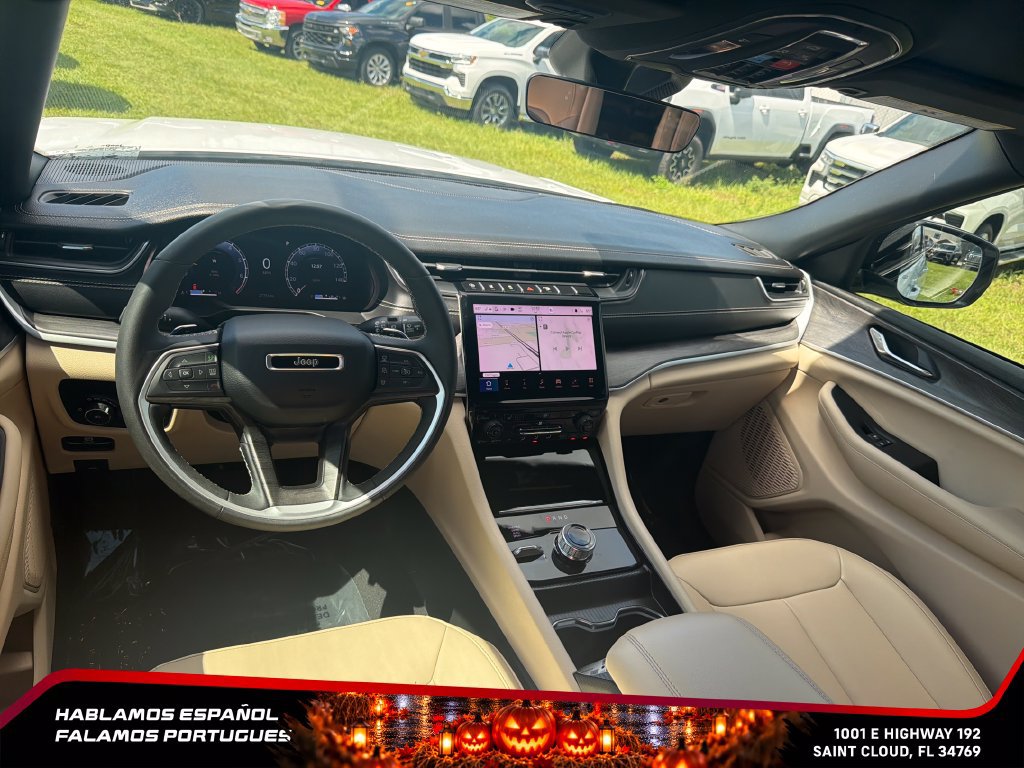 Used 2025 Jeep Grand Cherokee L Limited w/ Trailer Tow Package AWD/4WD image 26