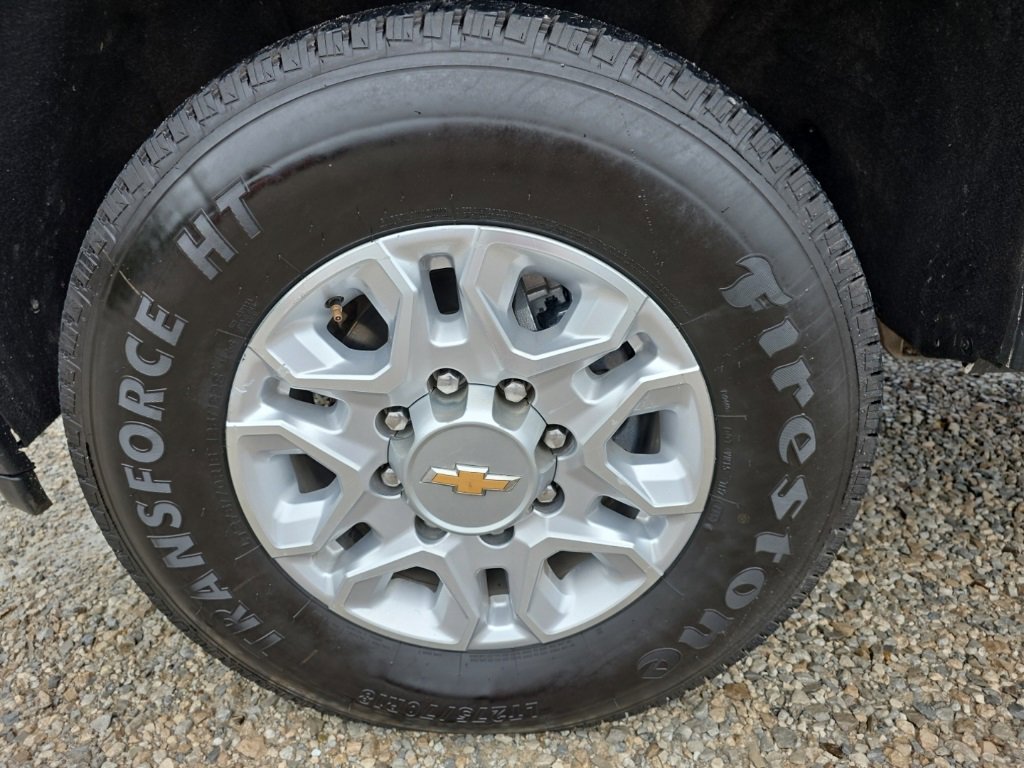 Used 2022 Chevrolet Silverado 2500 LT w/ Convenience Package image 9