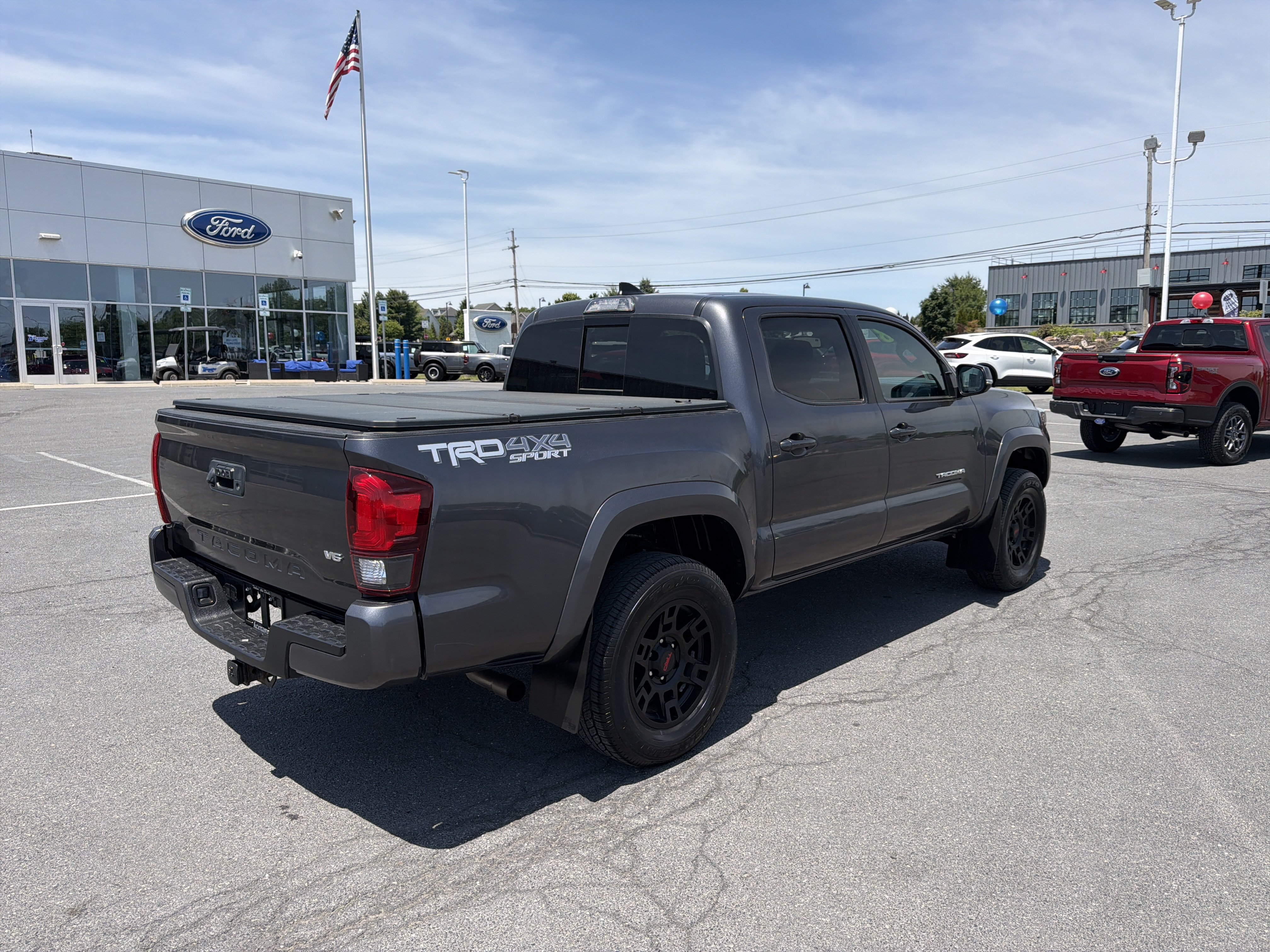 Used 2018 Toyota Tacoma TRD Sport AWD/4WD video 3