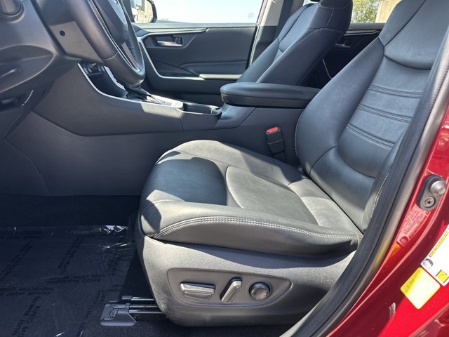 Used 2021 Toyota RAV4 XLE Premium FWD image 3