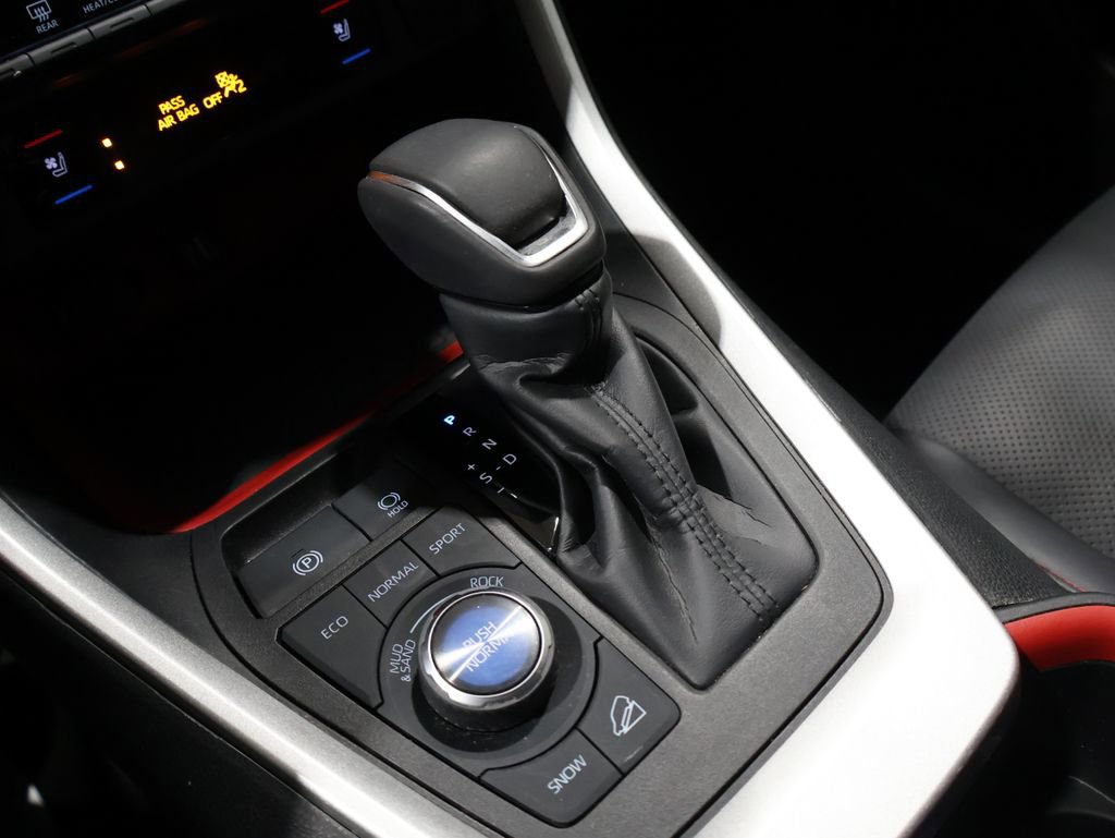 Certified 2024 Toyota RAV4 TRD Off-Road image 29