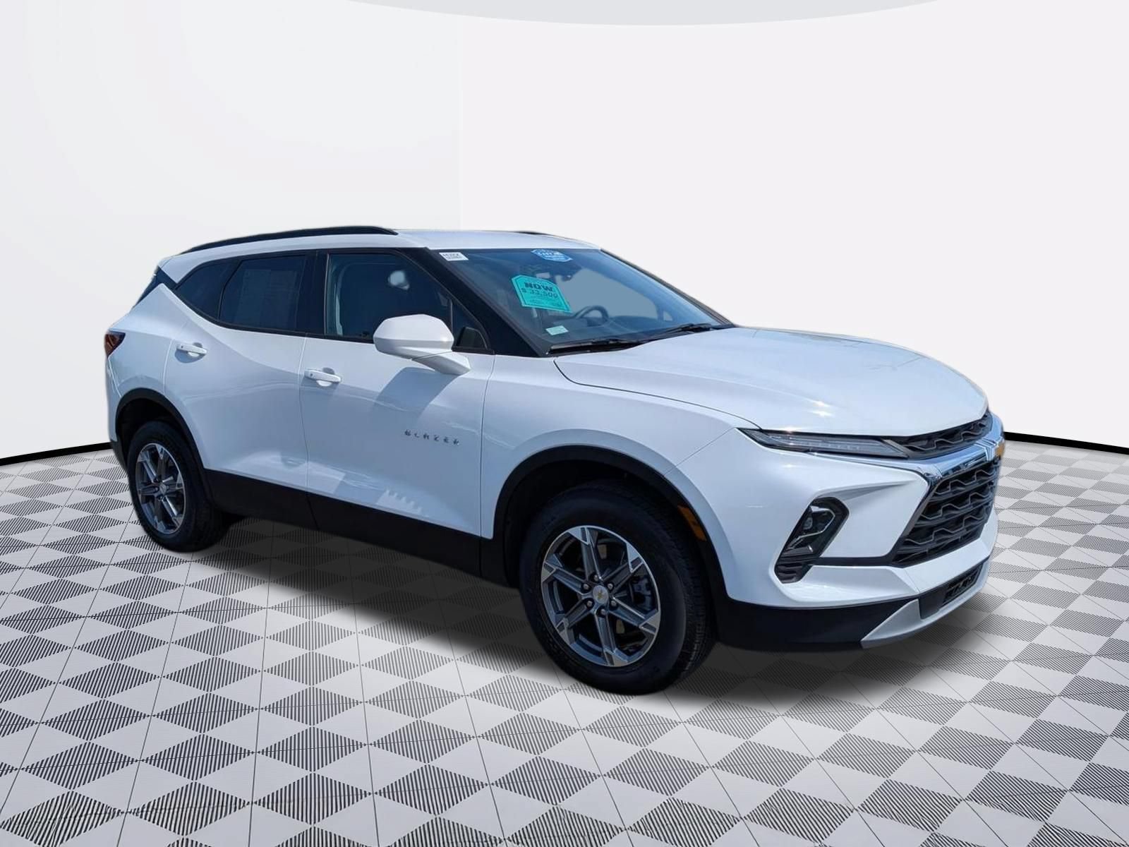 Certified 2024 Chevrolet Blazer LT w/ Convenience Package FWD image 3