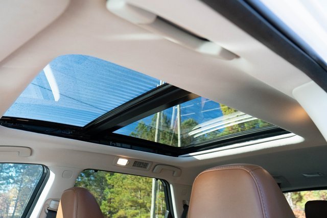 Used 2023 Nissan Pathfinder Platinum w/ Cargo Package image 5