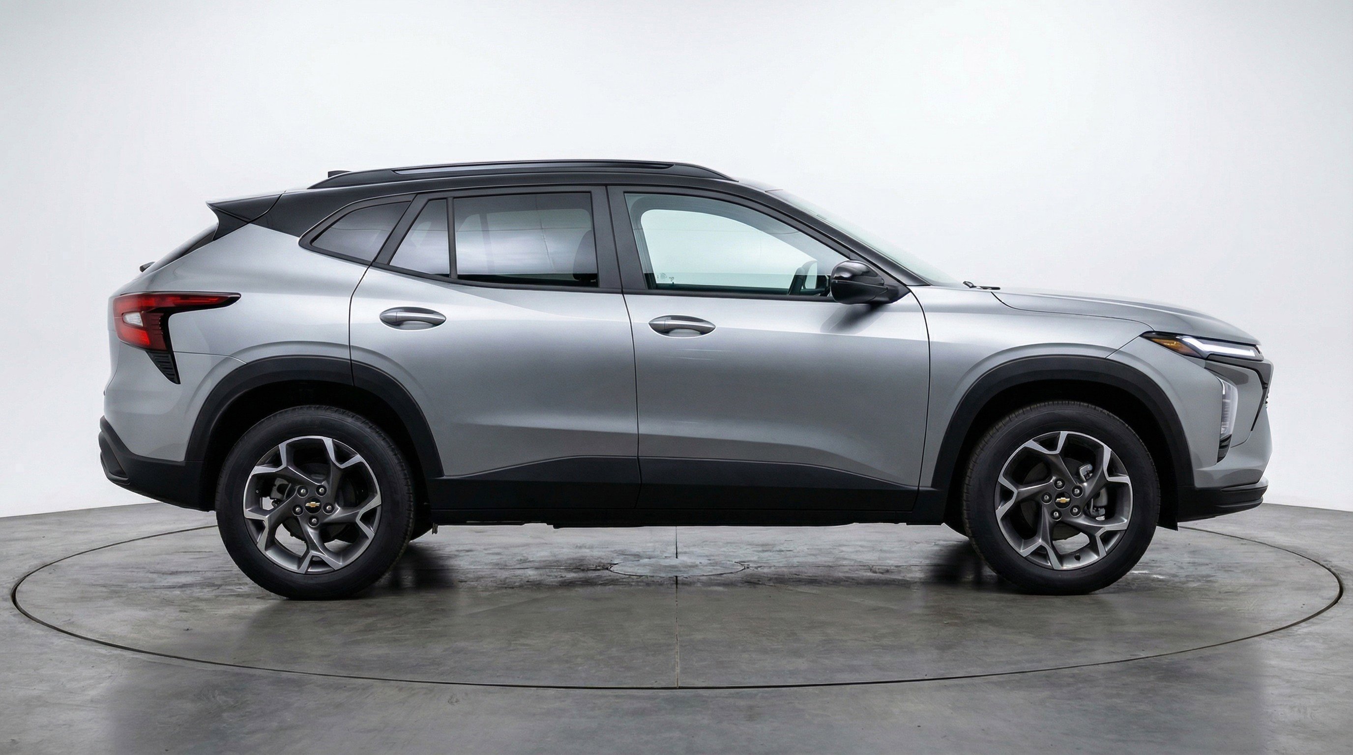 Used 2025 Chevrolet Trax LT image 11