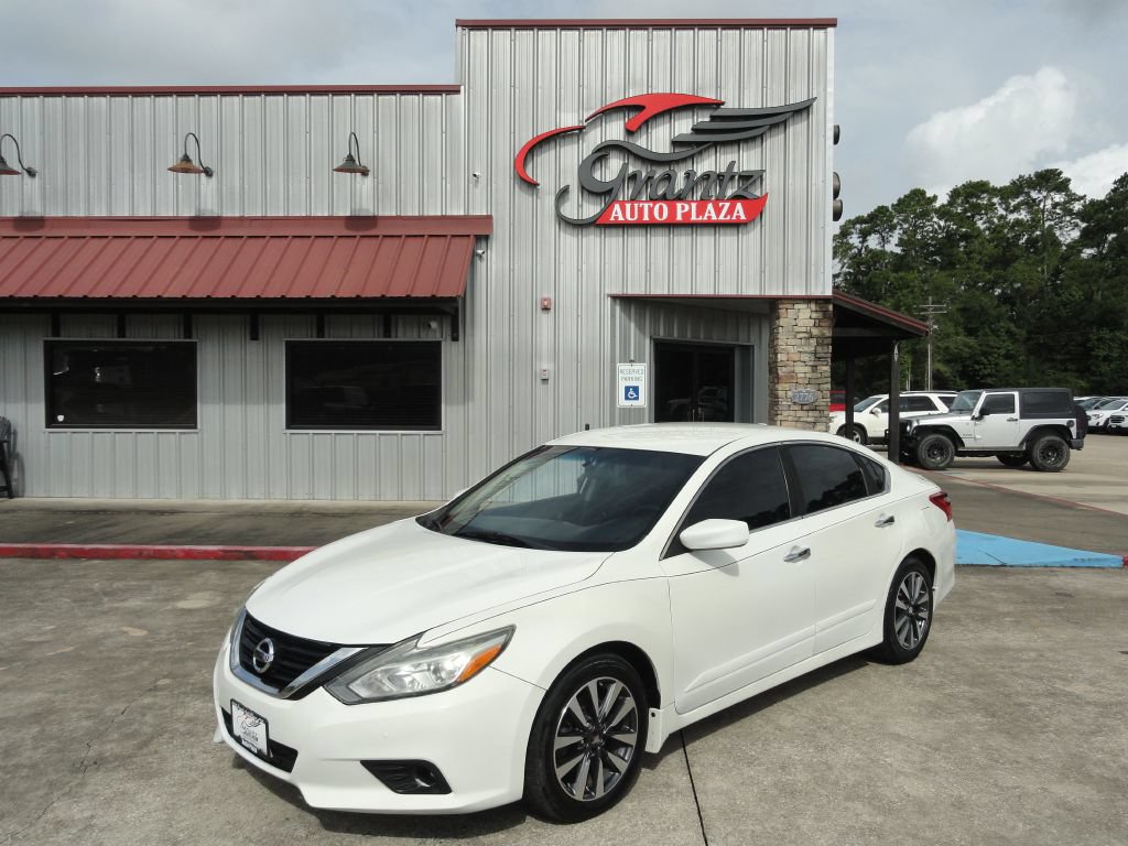 Used 2017 Nissan Altima 2.5 SV FWD image 1
