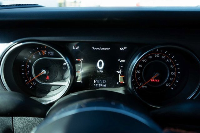 Used 2023 Jeep Gladiator Mojave w/ Trailer Tow Package image 24