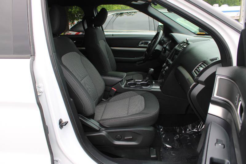 Used 2019 Ford Explorer XLT w/ Equipment Group 201A FWD image 10