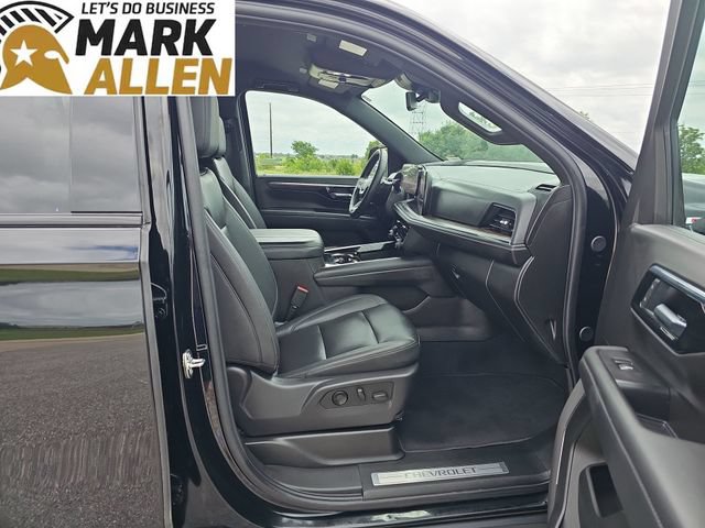 Used 2025 Chevrolet Suburban Z71 AWD/4WD image 28