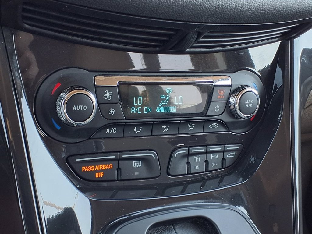 Used 2015 Ford Escape Titanium w/ Equipment Group 301A FWD image 16