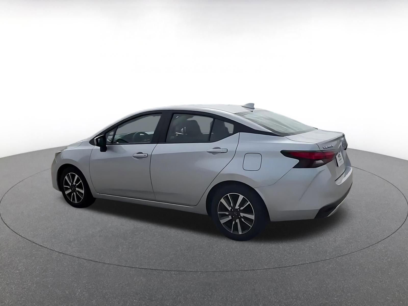 Used 2025 Nissan Versa SV image 10