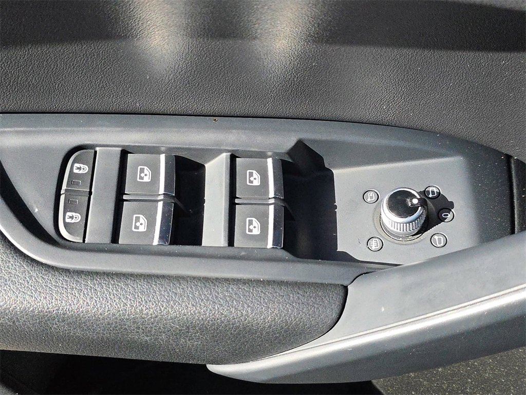 Used 2023 Audi Q5 2.0T Premium w/ Convenience Package image 23
