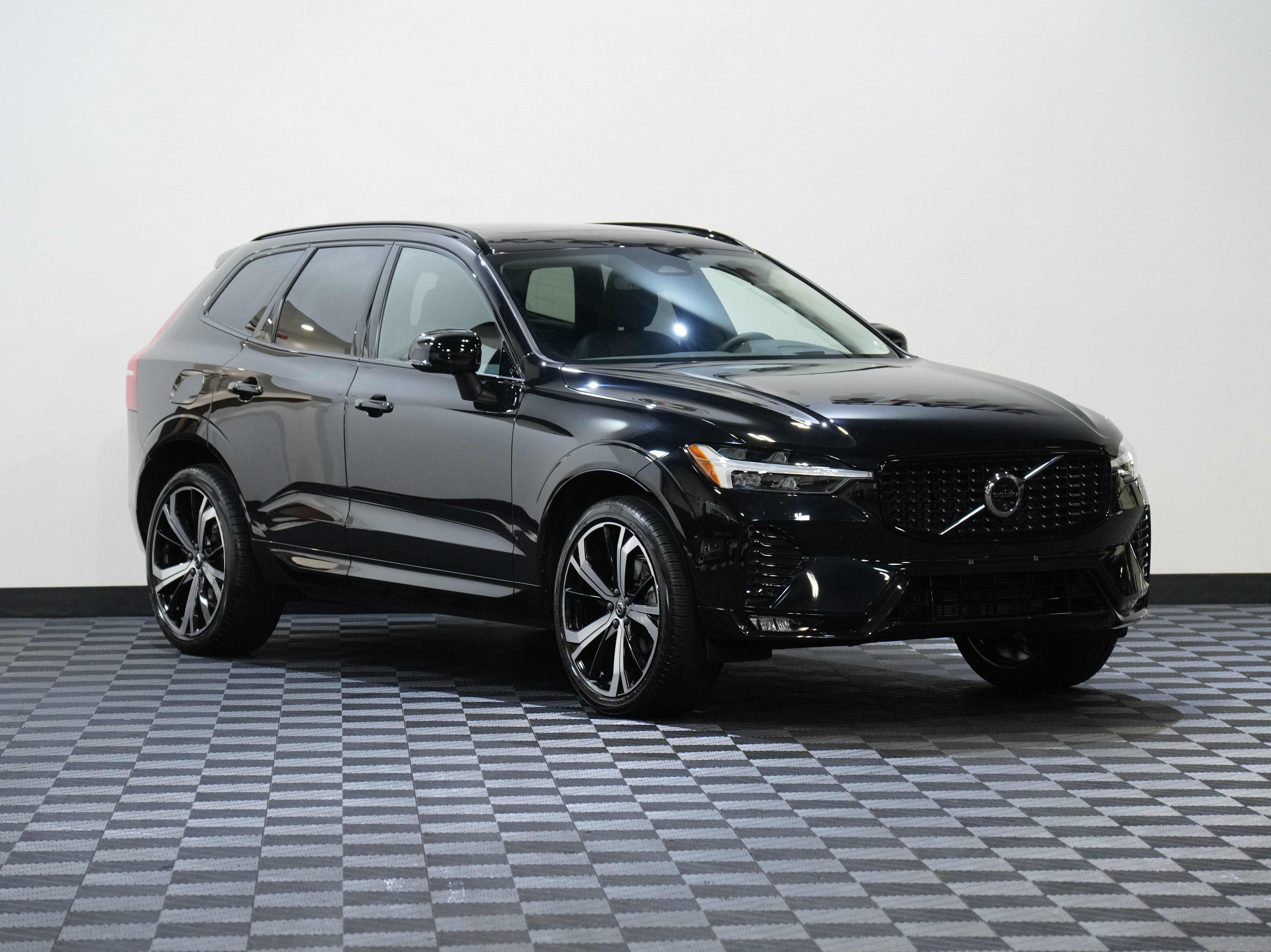 Used 2024 Volvo XC60 B5 Ultimate w/ Protection Package Premier image 5