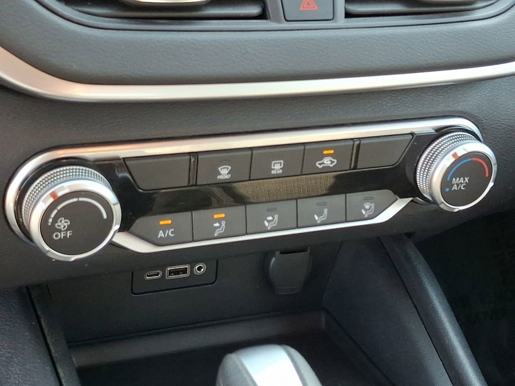 Used 2022 Nissan Altima 2.5 SV image 16