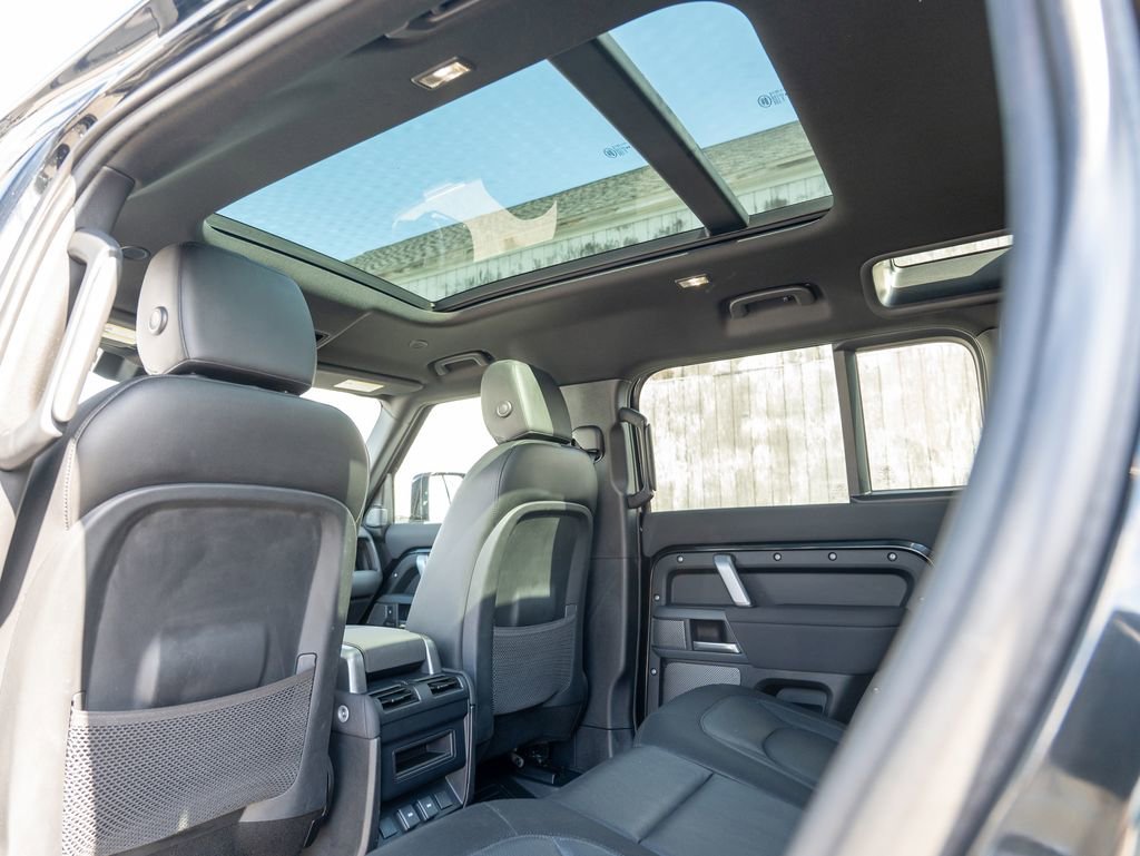 Used 2023 Land Rover Defender 110 X-Dynamic SE image 35