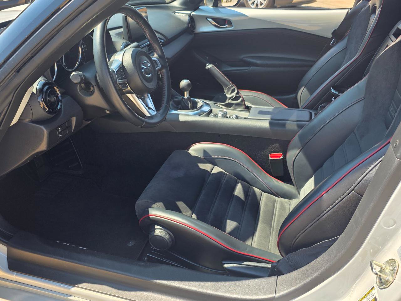 Used 2018 MAZDA MX-5 Miata Club w/ Brembo/BBS Recaro Package RWD image 8