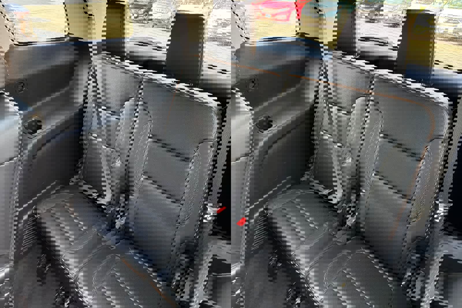 Used 2022 GMC Acadia AT4 w/ Technology Package image 17