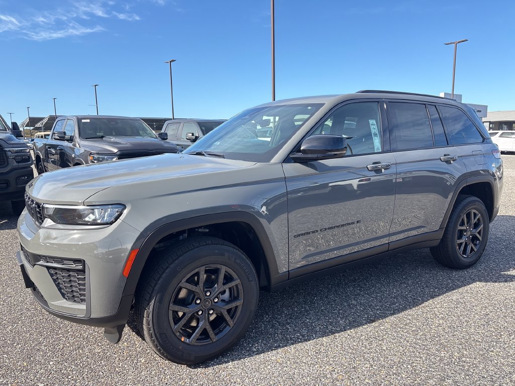 New 2027 Jeep Grand Cherokee 4WD image 4
