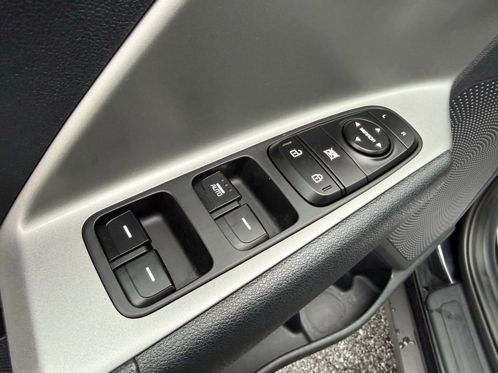 Used 2019 Kia Niro LX image 10