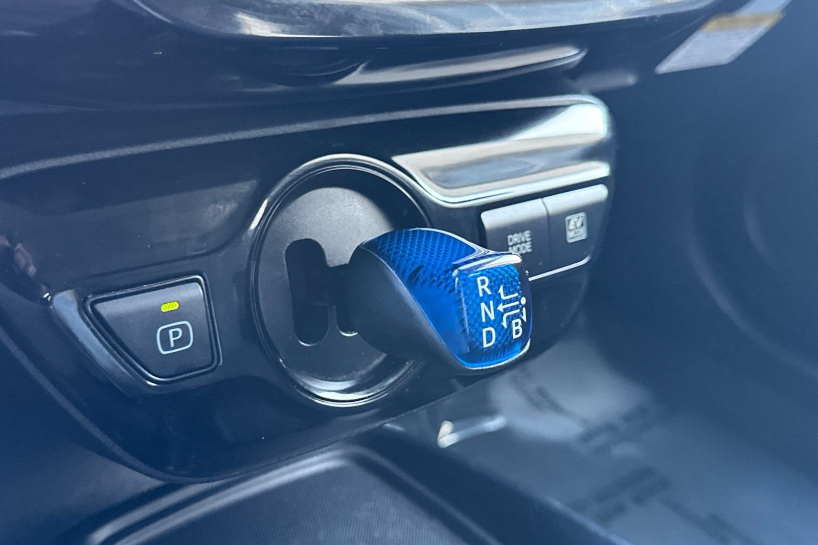 Certified 2020 Toyota Prius LE FWD image 21