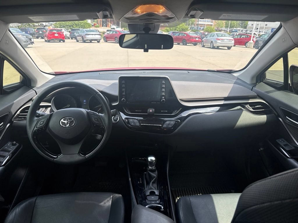 Used 2020 Toyota C-HR Limited FWD image 31