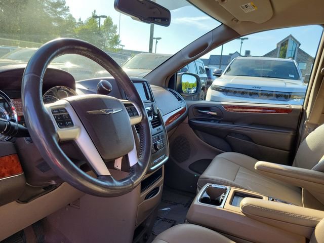 Certified 2016 Chrysler Town & Country Touring w/ Driver Convenience Group image 14