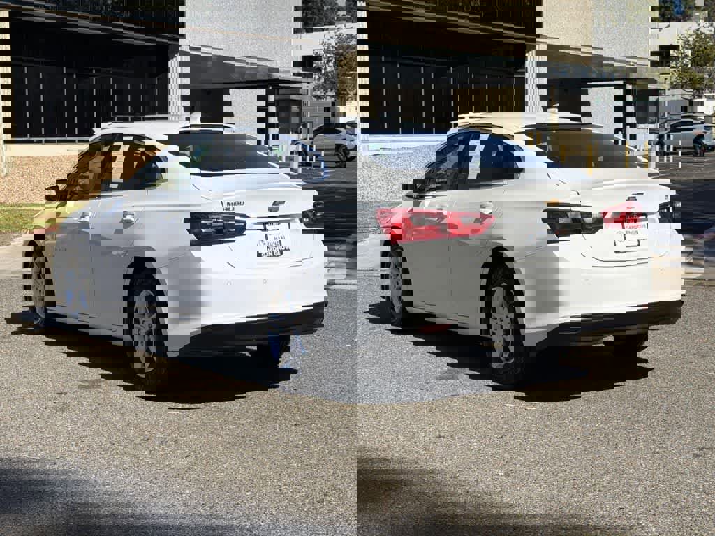 Used 2024 Chevrolet Malibu LT image 4