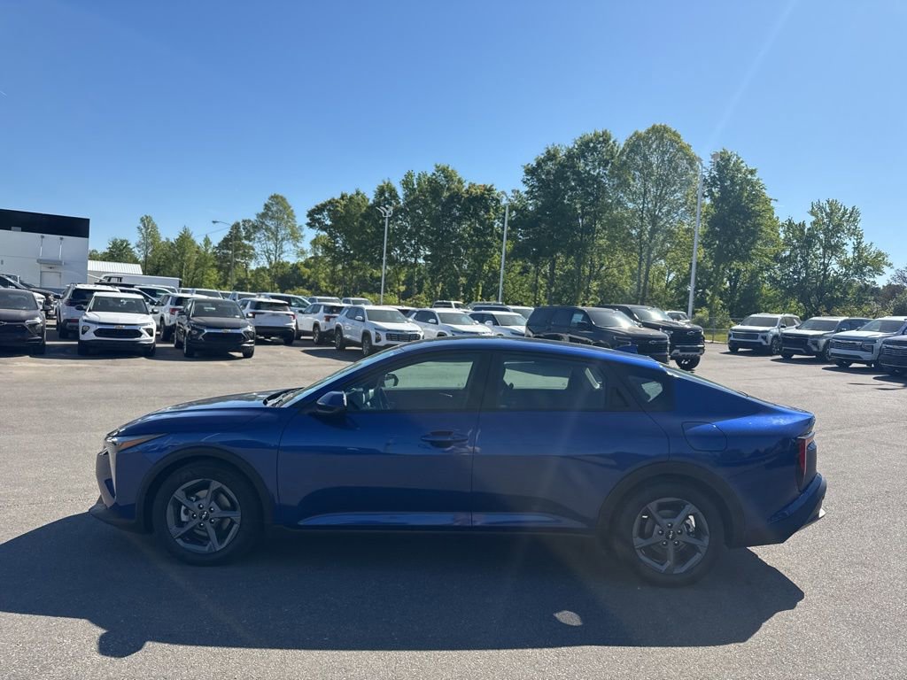 Used 2025 Kia K4 FWD image 2