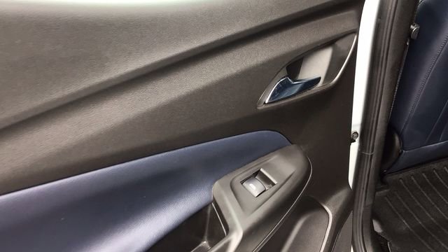 Used 2023 Chevrolet Bolt EUV LT w/ Convenience Package image 12