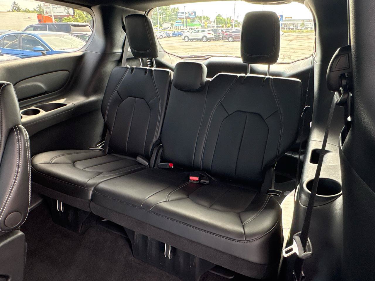 Used 2026 Chrysler Pacifica Select FWD image 29