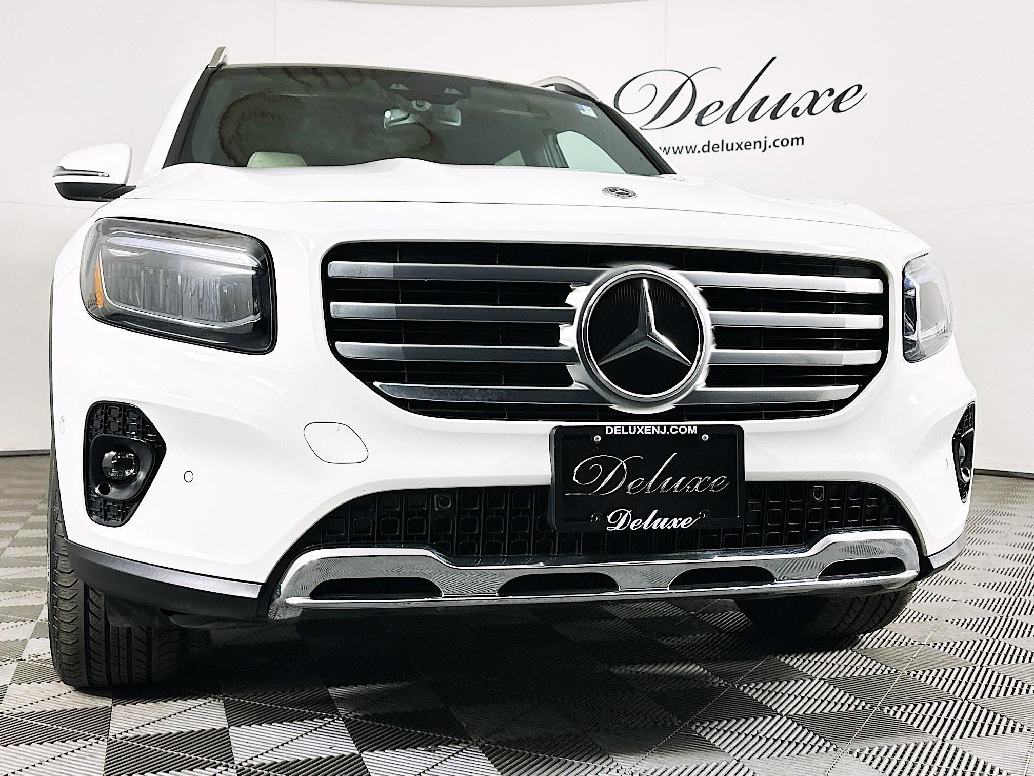 Used 2024 Mercedes-Benz GLB 250 4MATIC w/ Driver Assistance Package image 32