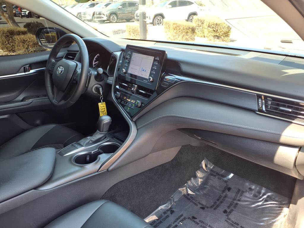 Used 2023 Toyota Camry SE image 11