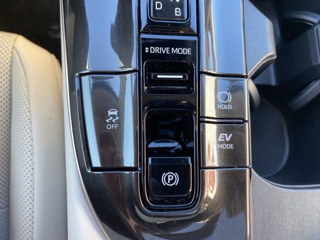 New 2025 Toyota Crown Limited image 41