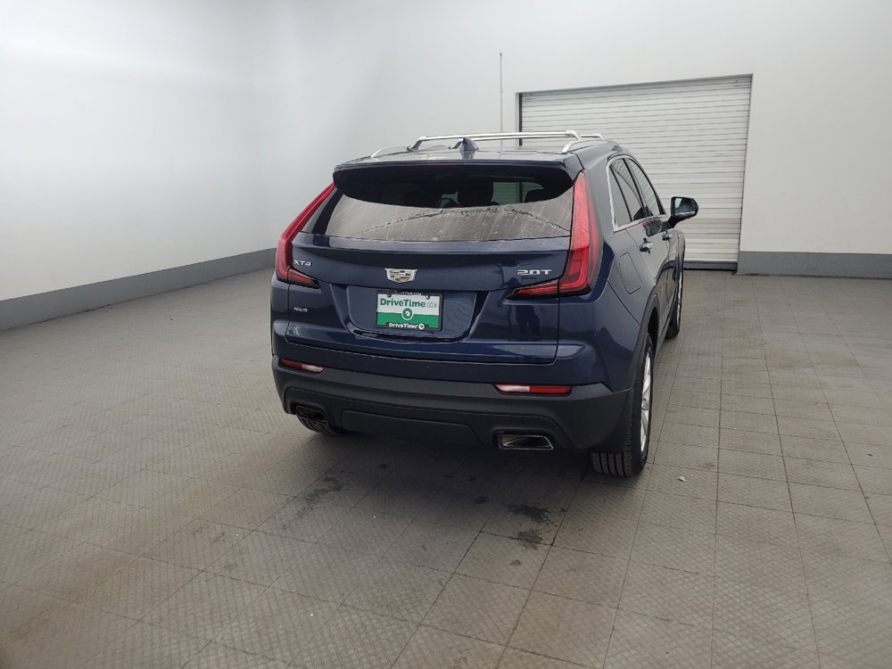 Used 2019 Cadillac XT4 Luxury w/ Cold Weather Package image 7