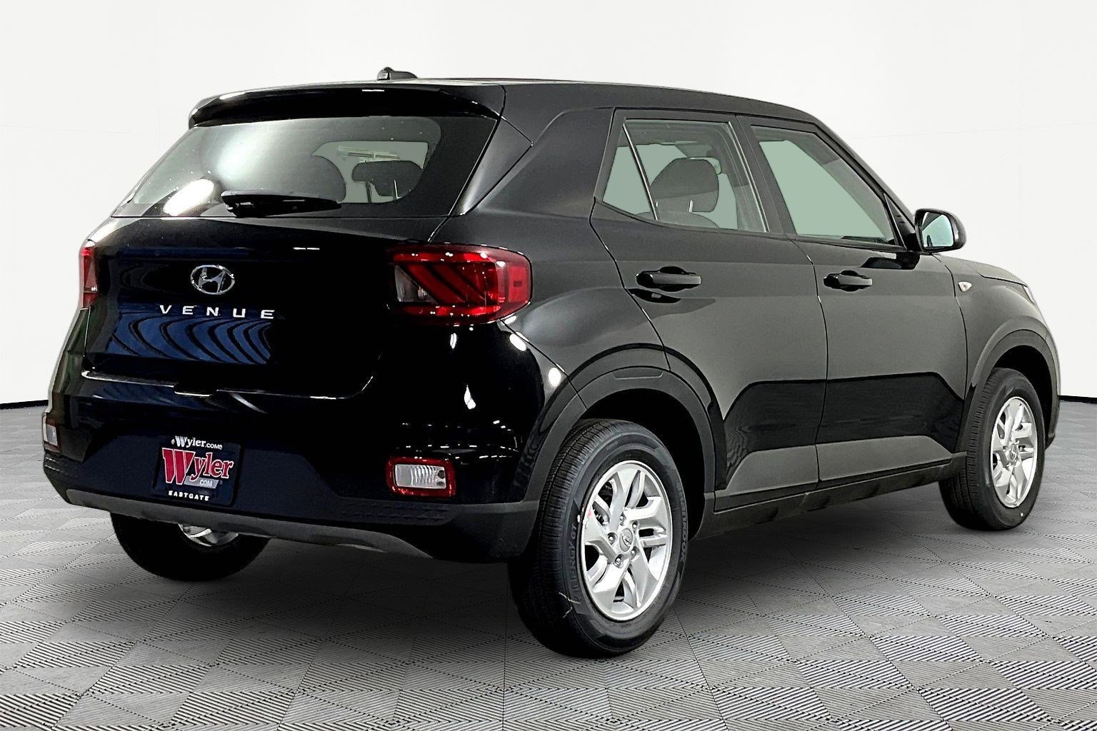 New 2026 Hyundai Venue SE FWD image 7