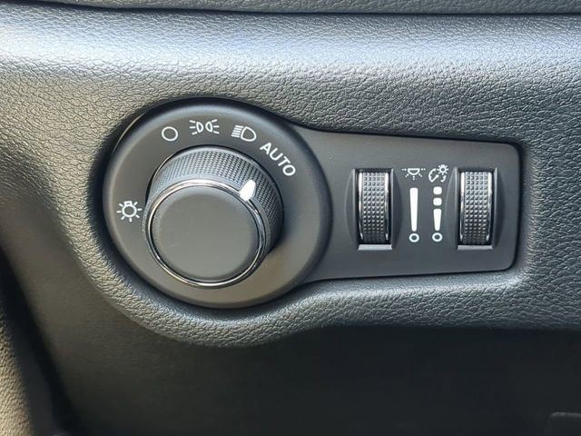 New 2027 Chrysler Pacifica Limited FWD image 31