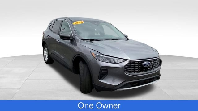 Used 2024 Ford Escape Active AWD/4WD image 2