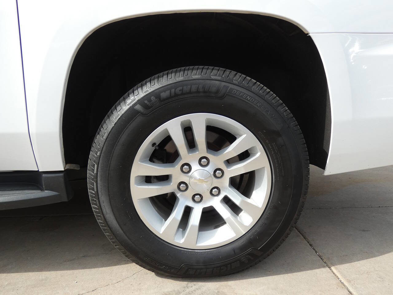 Used 2019 Chevrolet Suburban LT AWD/4WD image 12