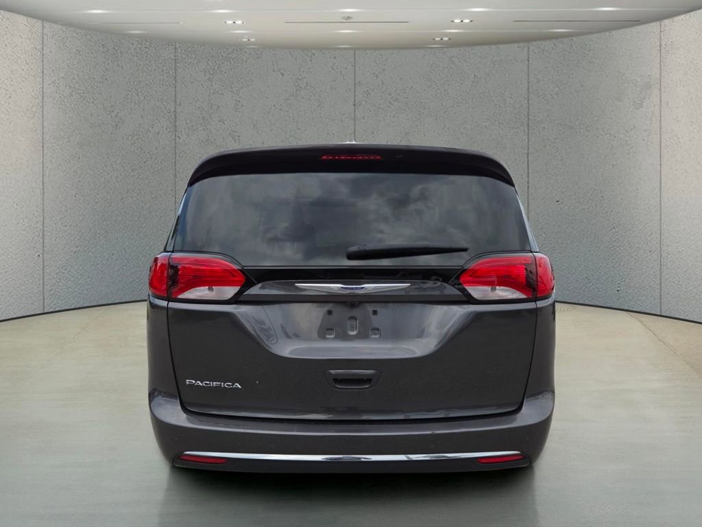Used 2019 Chrysler Pacifica Touring Plus w/ Advanced Safetytec Group FWD image 4