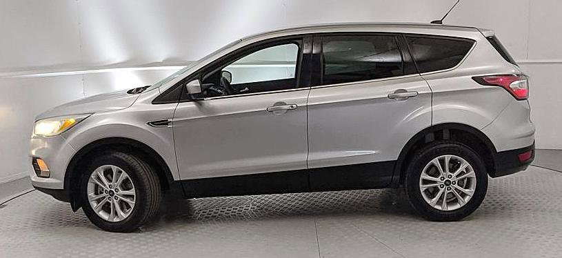 Used 2017 Ford Escape SE image 5