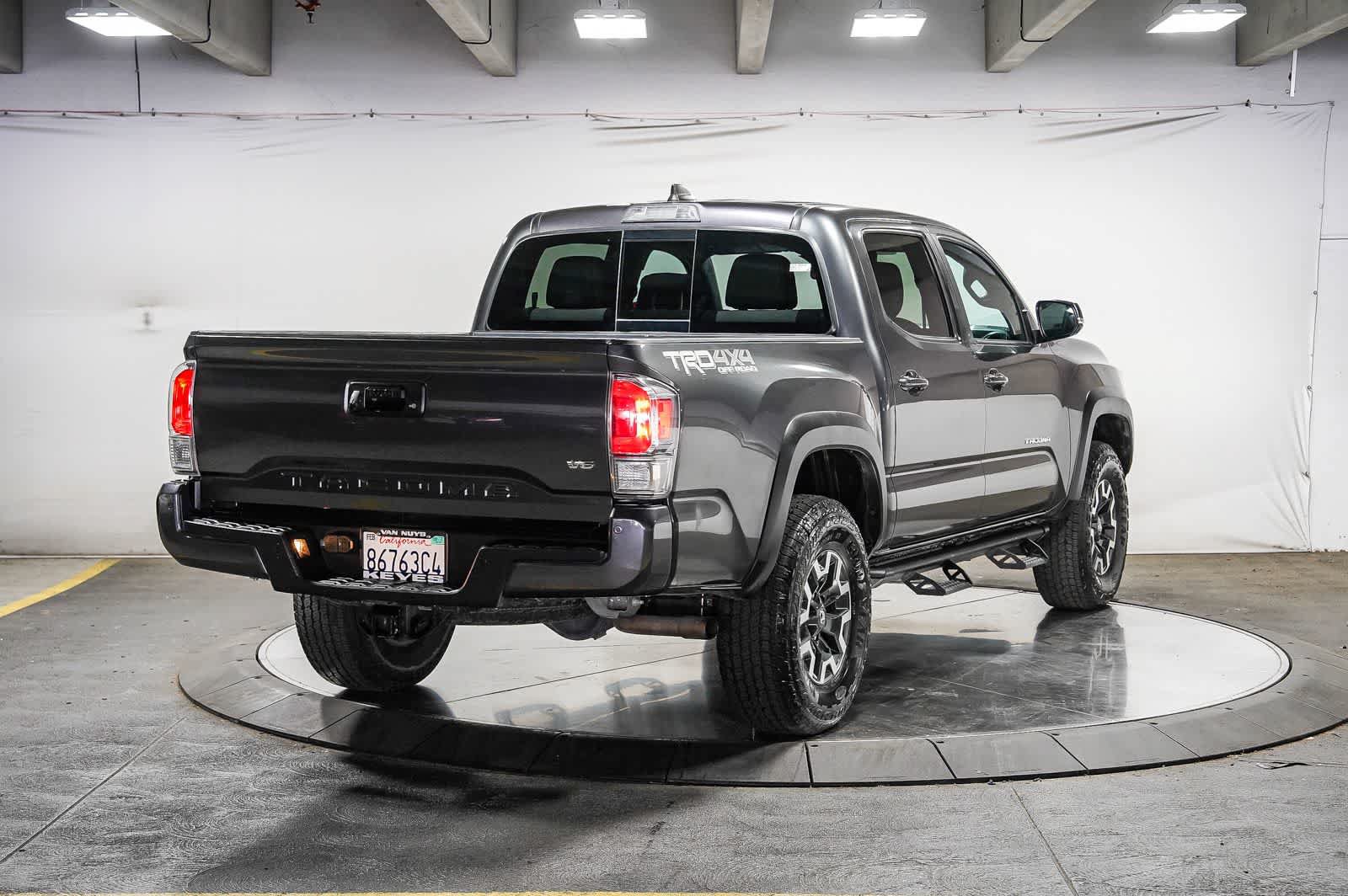 Certified 2020 Toyota Tacoma TRD Off-Road w/ Technology Package AWD/4WD image 5
