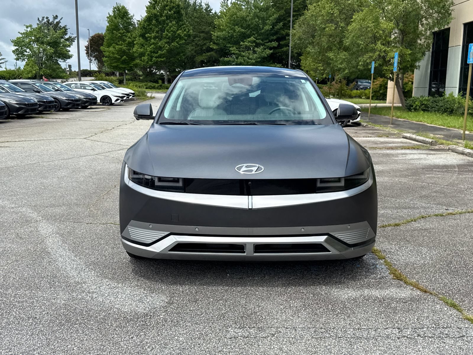 Used 2024 Hyundai Ioniq 5 Limited AWD/4WD image 2