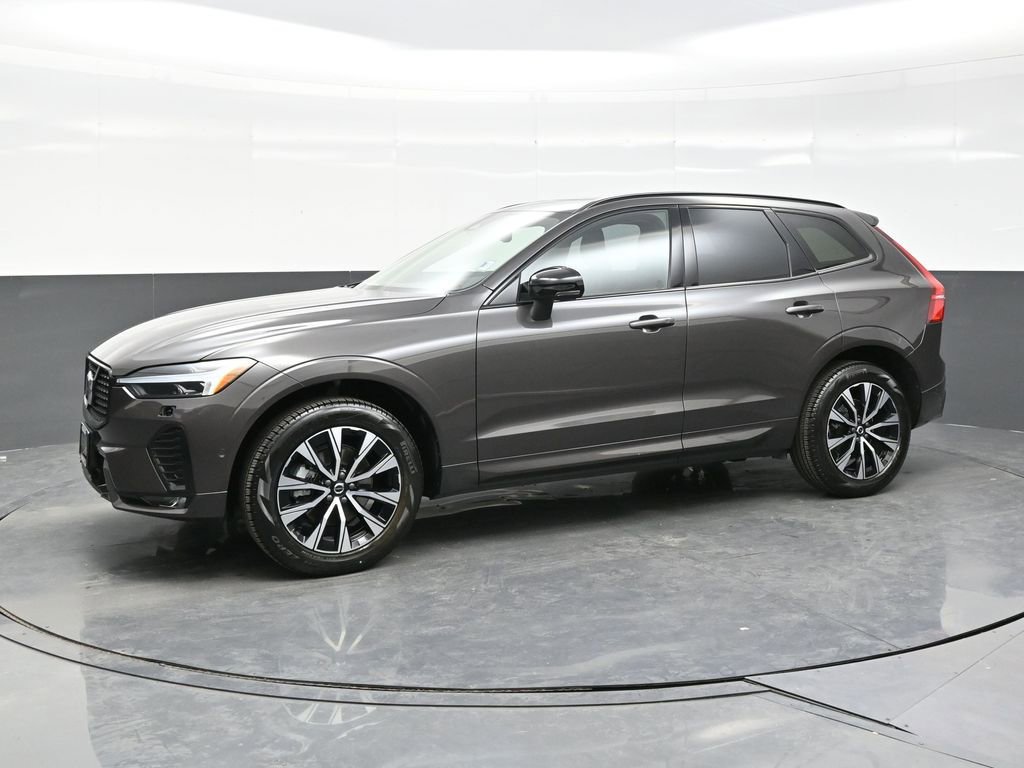 Used 2025 Volvo XC60 B5 Plus AWD/4WD image 3
