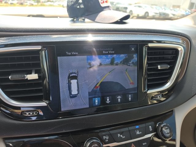 Used 2017 Chrysler Pacifica Touring-L Plus w/ Advanced Safetytec Group FWD image 16