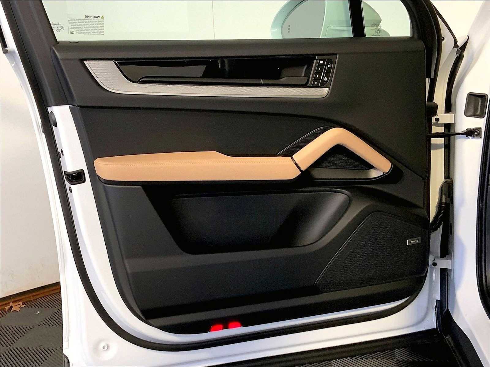 New 2025 Porsche Cayenne E-Hybrid image 20