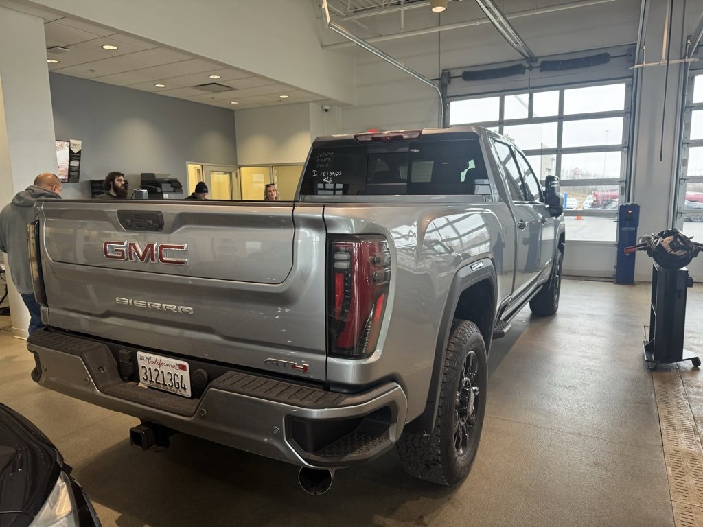 Used 2025 GMC Sierra 2500 AT4 w/ AT4 Premium Plus Package image 3